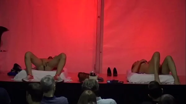 Pamela y Jesús asisten a una sesión de masturbación consciente en el SEB 2019