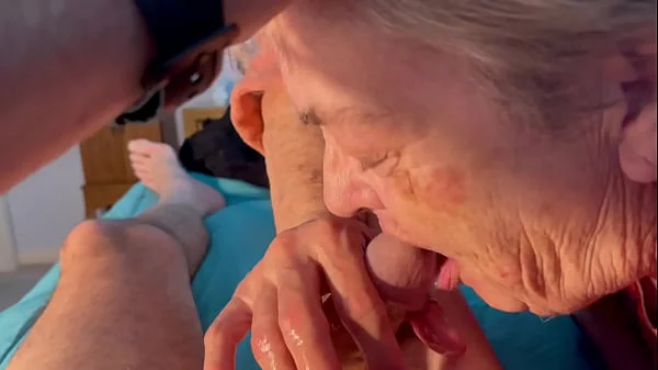 Cock Queen provides pleasure