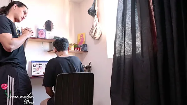 Me atrapa mi primo fumando y me dejó llenar el coño para que no hable - Veronika Boss