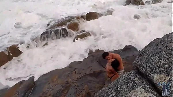Levei a namorada na praia para ter uma linda vista, só não disse qual