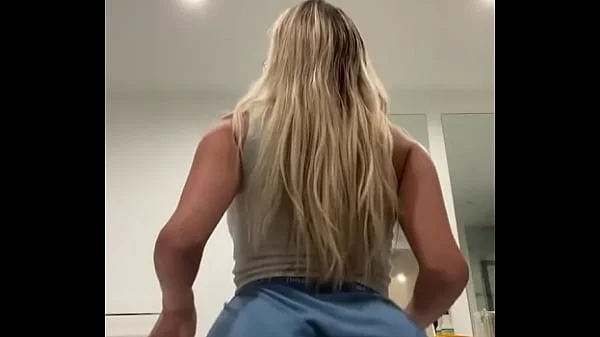 Corinna Kopf Twerking