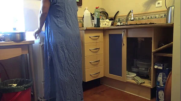 Arab stepmom lets horny stepson have a quickie in the kitchen