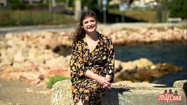 Aurora, milf sexy, passe au niveau suivant Part 1