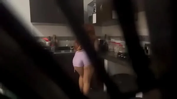 MILF CULONA PILLADA MASTURBANDOSE EN SOLITARIO HASTA EL ORGASMO