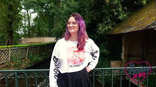 Malicia, une coquine avec une grosse poitrine