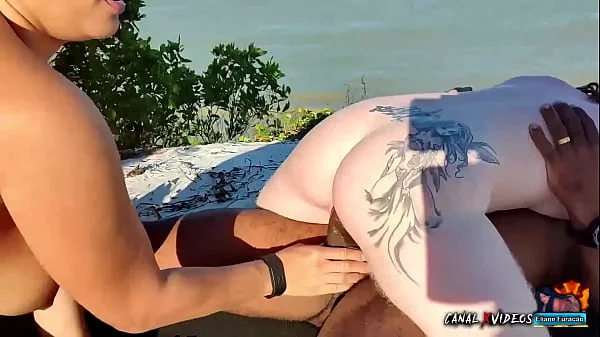 FUI NA PRAIA COM UMA AMIGA E ACHAMO UM PUNHETEIRO TARADO FUDEDORDEBUCETA2017 - LORRANY EXOTICA ( THREESOME, TRISAL )
