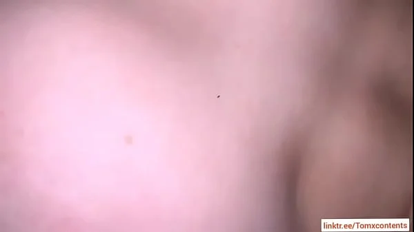 Maru deu a buceta pro negão e ganhou gozada dele e do corno