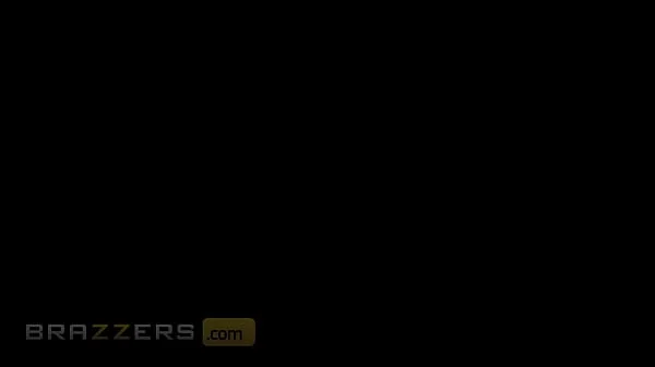 (Lucky Guy, Zac Wild) Gets To Fuck Both Luna Star Payton Preslee At The Same Time - Brazzers