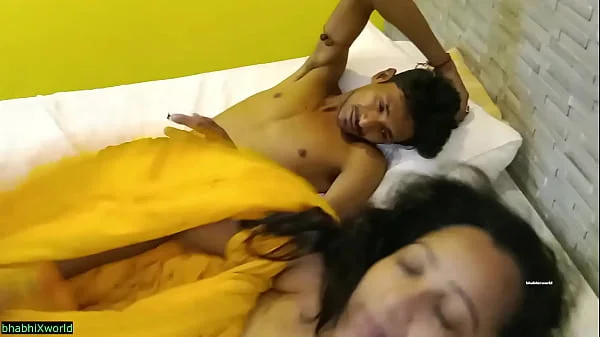 Hot beautiful Bhabhi long kissing and wet pussy fucking! Real sex